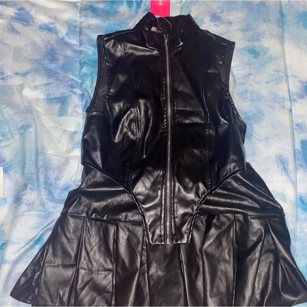 Black skirt matching skirt set!